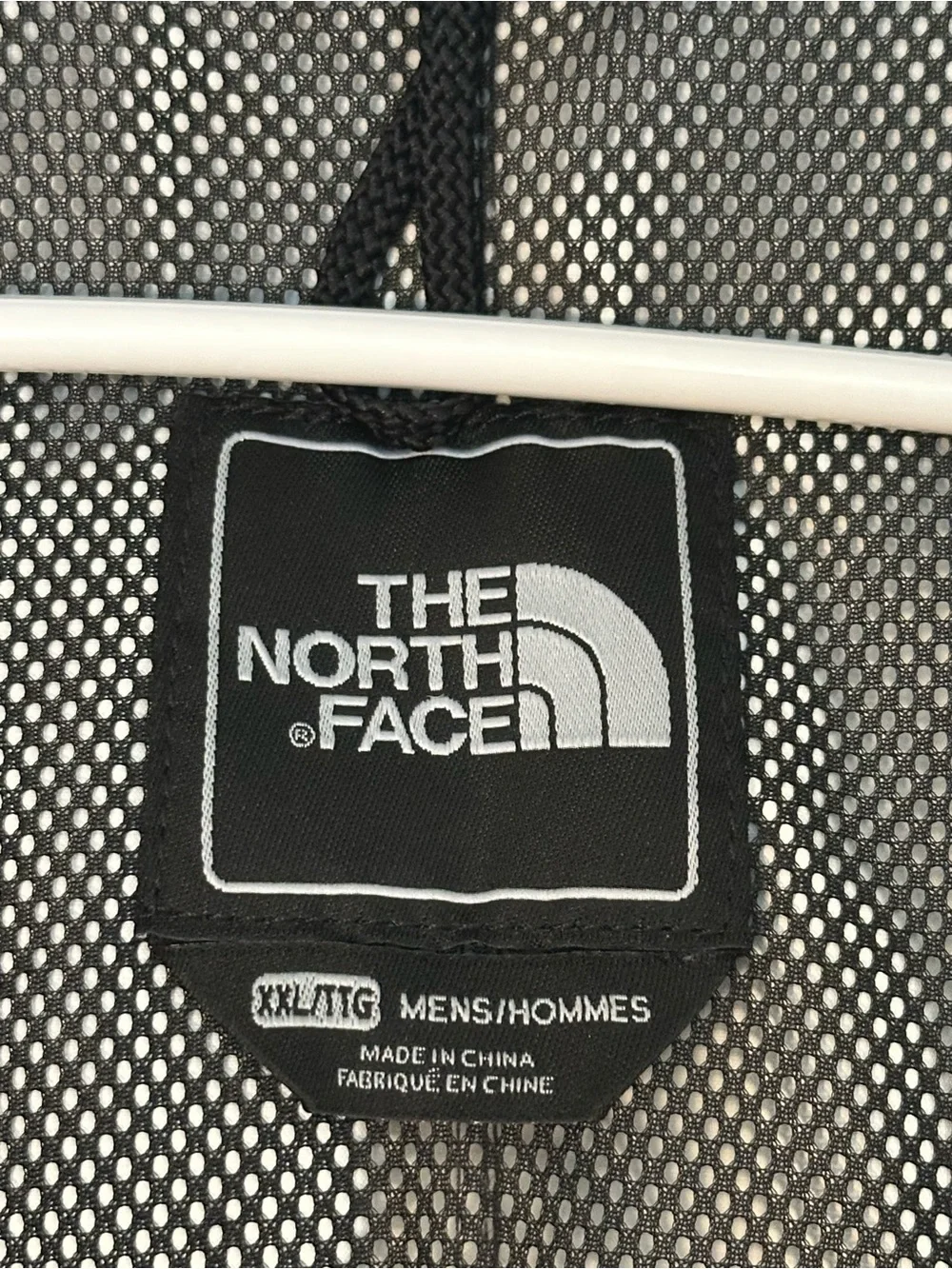 The North Face HyVent Rain Jacket Men’s XXL Black Hooded Waterproof Windbreaker